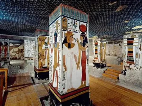Luxor with Valley of The Queens-by Bus